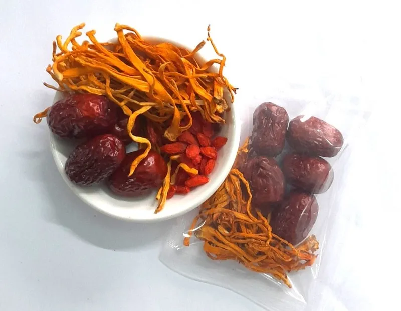 Cách nấu Trà táo đỏ, kỷ tử đông trùng hạ thảo khô