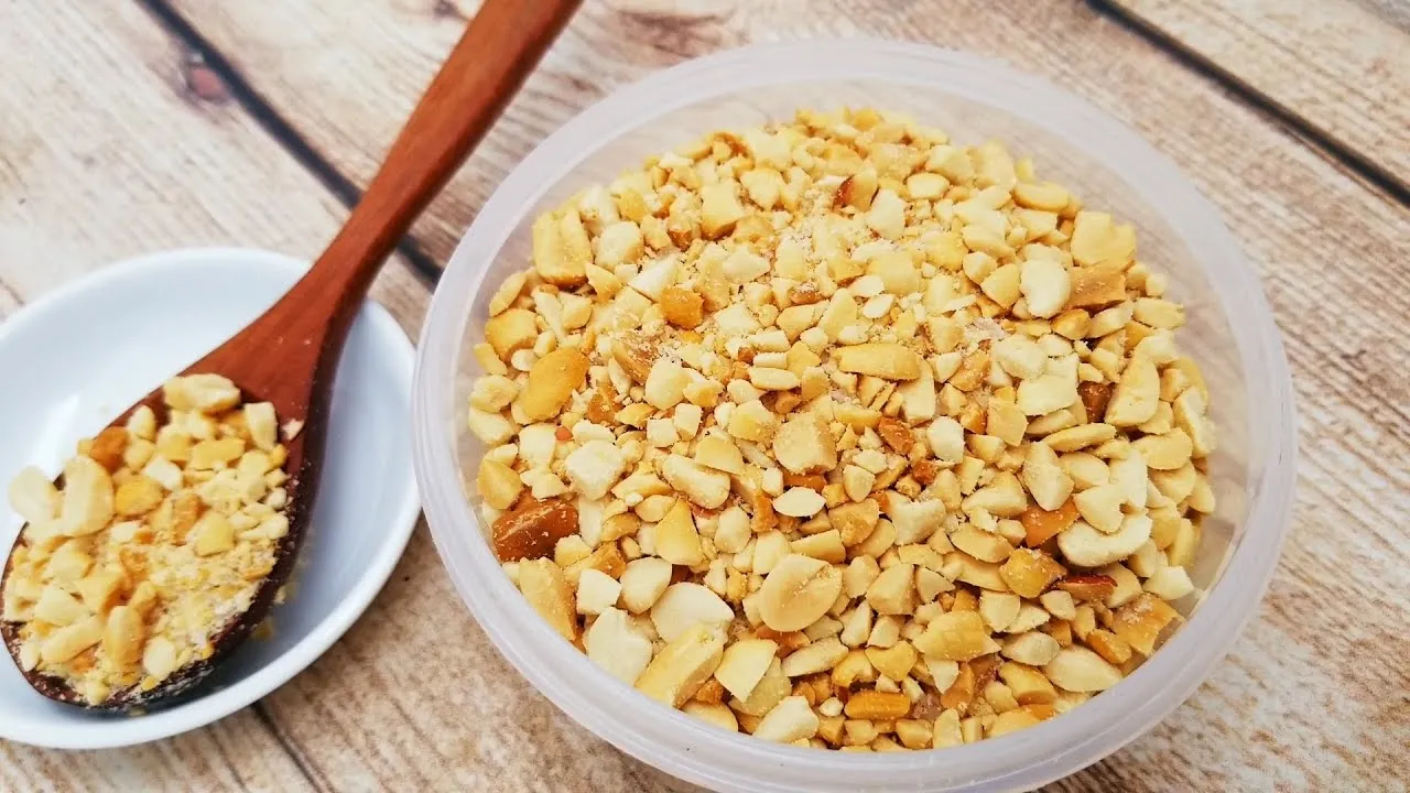 Muối vừng lạc truyền thống ăn kèm xôi dừa