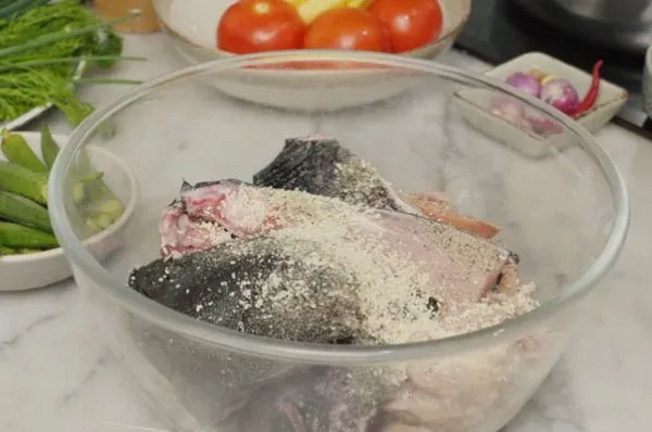 Cách ướp cá nấu canh chua