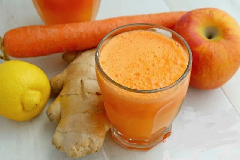 Nước ép Ginger Zinger kết hợp cà rốt, táo và gừng tươi tăng cường sức đề kháng