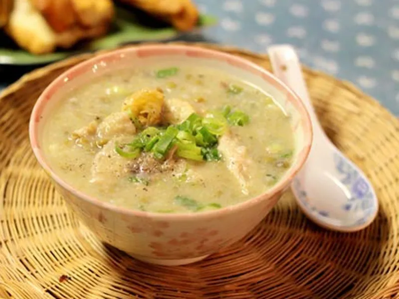 Món cháo cá chép kết hợp đậu đỏ giúp điều hòa khí huyết hiệu quả