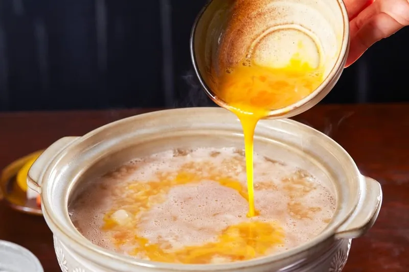 Sự kết hợp giữa trứng gà và hạt sen tạo nên bát cháo bổ não cho trẻ