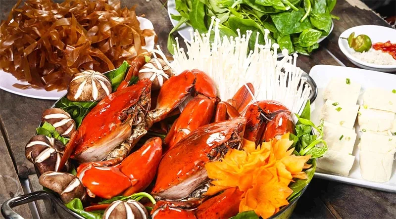 minh họa cách nấu lẩu cua biển mồng tơi