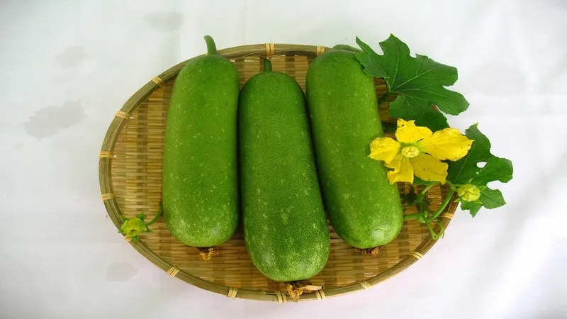 Chi tiết thành phần nguyên liệu bao gồm bí đao, la hán quả, thục địa, mía và lá dứa