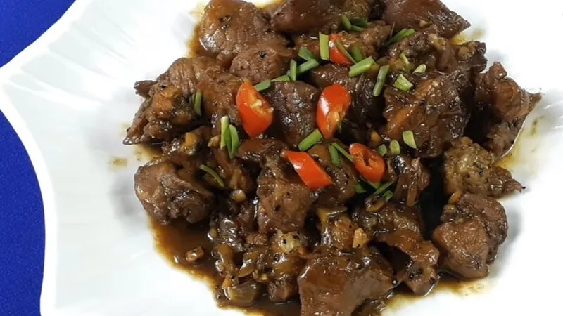 Mô tả hình ảnh: Thành phẩm món thịt nạc kho tiêu thơm ngon đậm đà chuẩn vị
