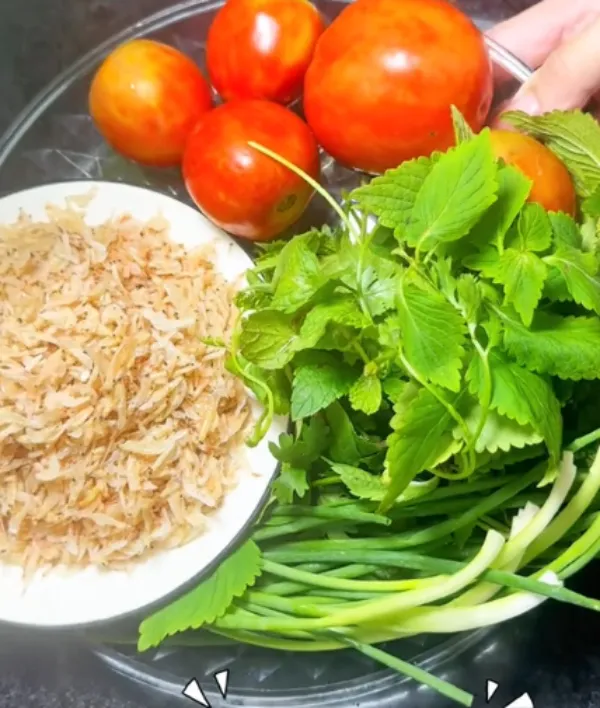 nguyên liệu nấu tép khô cà chua