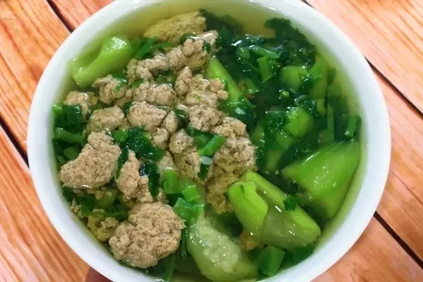 Canh cua nấu rau mồng tơi