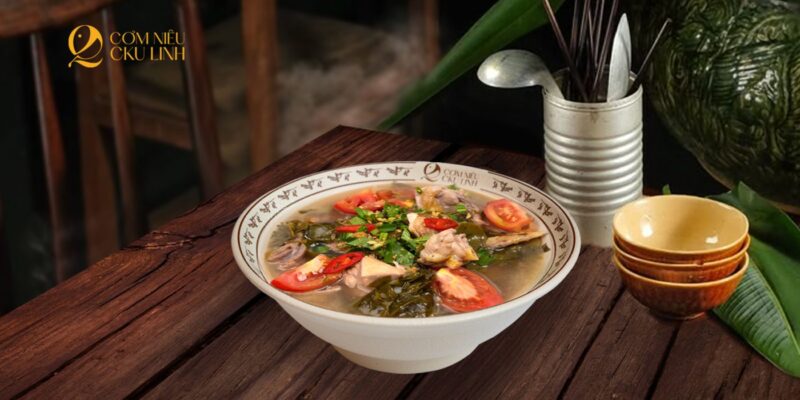 Canh ếch nấu lá giang chua thanh, thịt chắc ngọt chuẩn vị