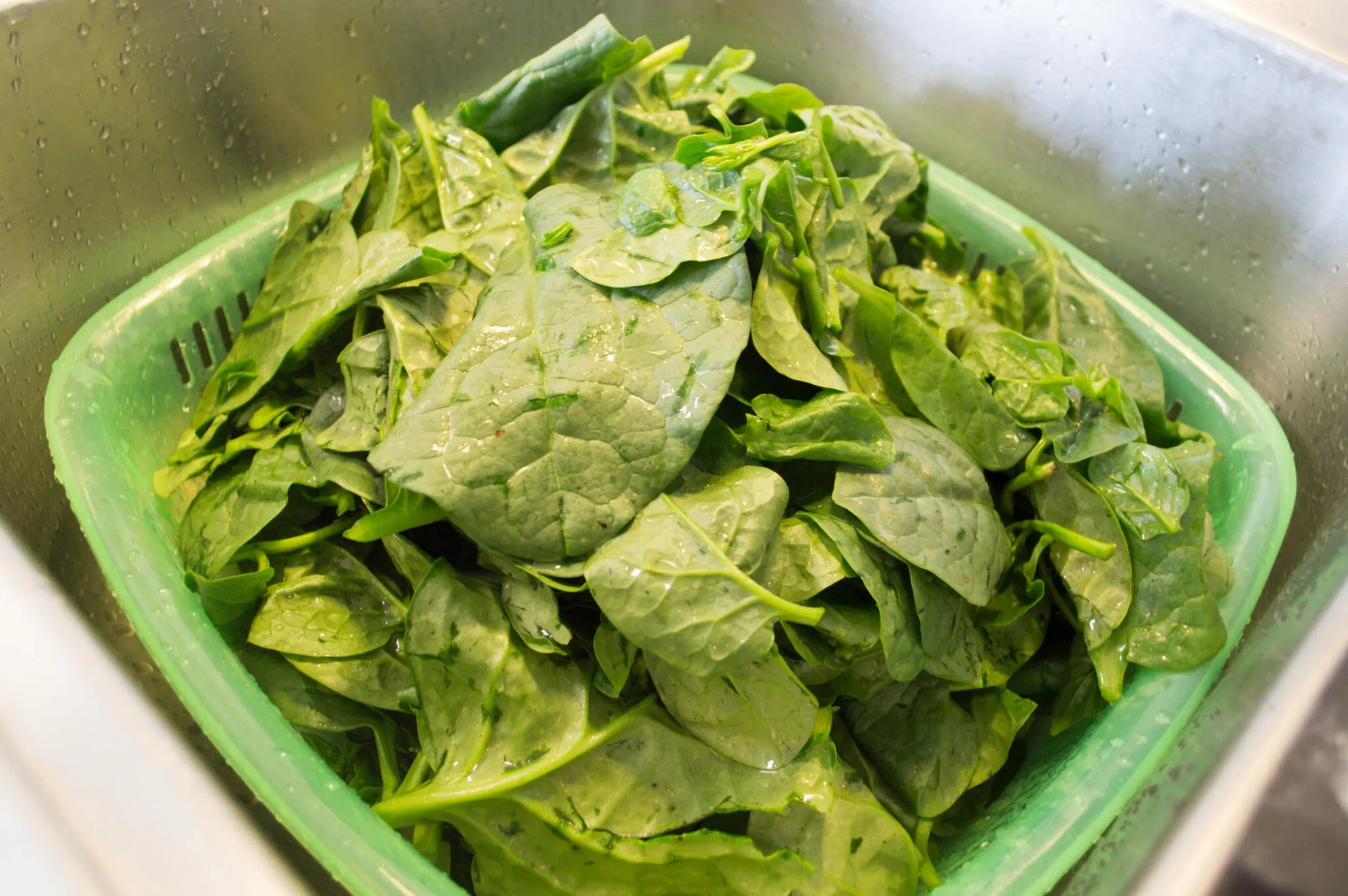 Canh rau mồng tơi nấu mướp hương