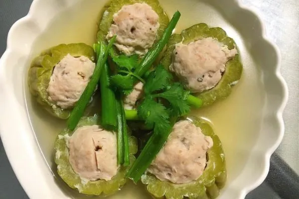 Canh mướp đắng nhồi thịt
