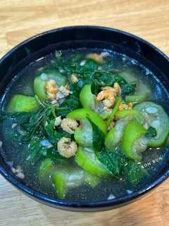 Sử dụng nấm và mướp để thay thế tôm khô trong phiên bản canh chay