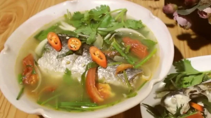 Canh cá đối nấu ngót