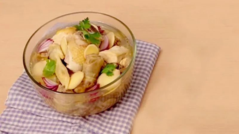 Cách nấu canh gà ngon đậm vị gừng tươi ấm nồng