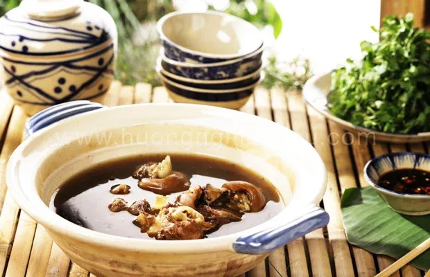 Món chân giò hầm thuốc bắc thơm ngon bồi bổ sức khỏe cho cả gia đình