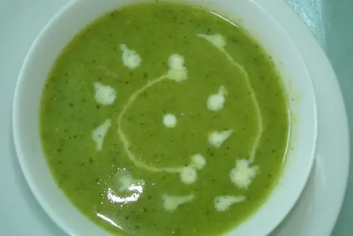 Món cháo ếch bí xanh giàu dinh dưỡng cho bé ăn dặm