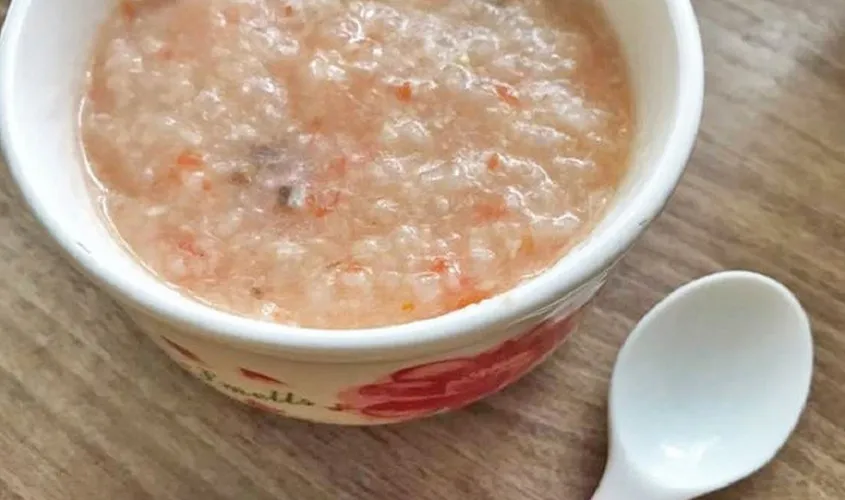 Cháo cá chép cà chua tăng cường miễn dịch cho bé