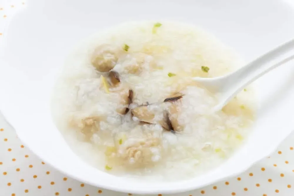 Kết hợp nấm rơm và cá diêu hồng mang lại hương vị thơm ngon lạ miệng cho bé