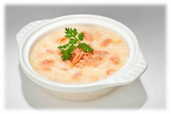 Cháo cá hồi súp lơ khoai tây hoàn thành