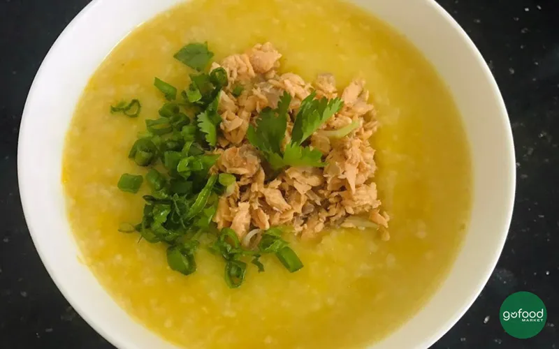 Cháo cá hồi bí đỏ giàu vitamin A cho bé 8 tháng phát triển thị lực