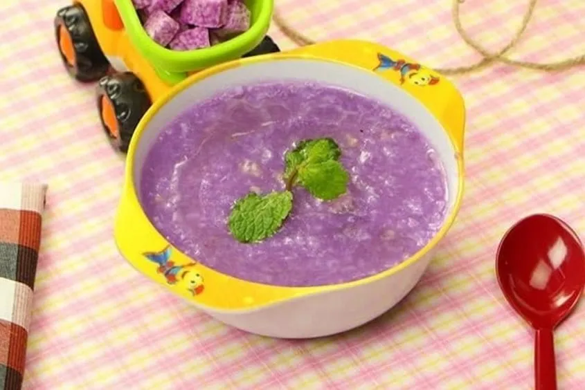 Khoai môn là nguyên liệu dễ kiếm để nấu cháo cua đồng