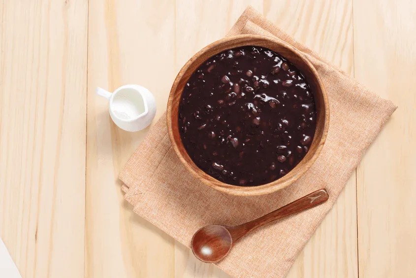 Cháo đậu đen cho bé là món ăn bổ dưỡng