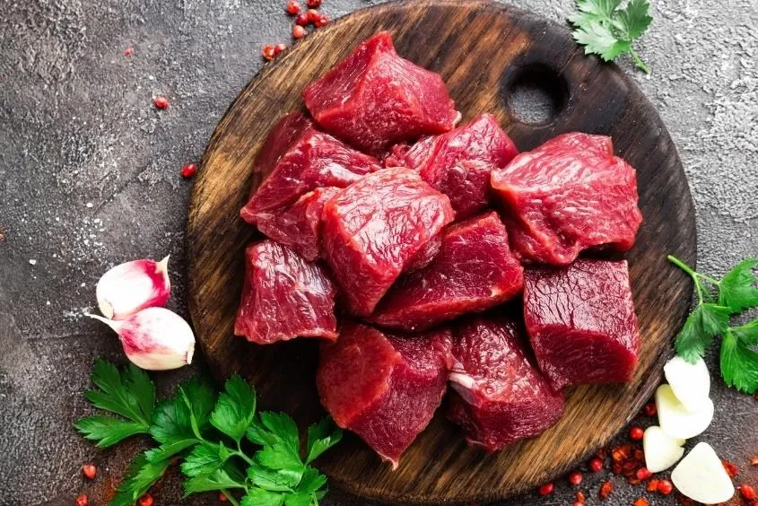 Cháo thịt bò đậu xanh cho bé cung cấp sắt và protein chất lượng cao