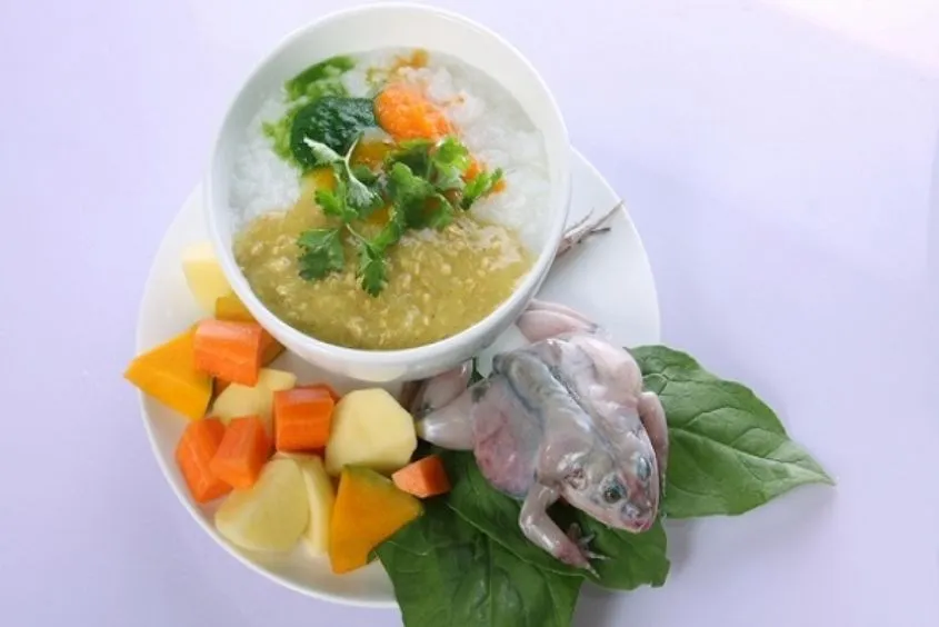 Kết hợp khoai tây và cà rốt trong món cháo ếch dinh dưỡng