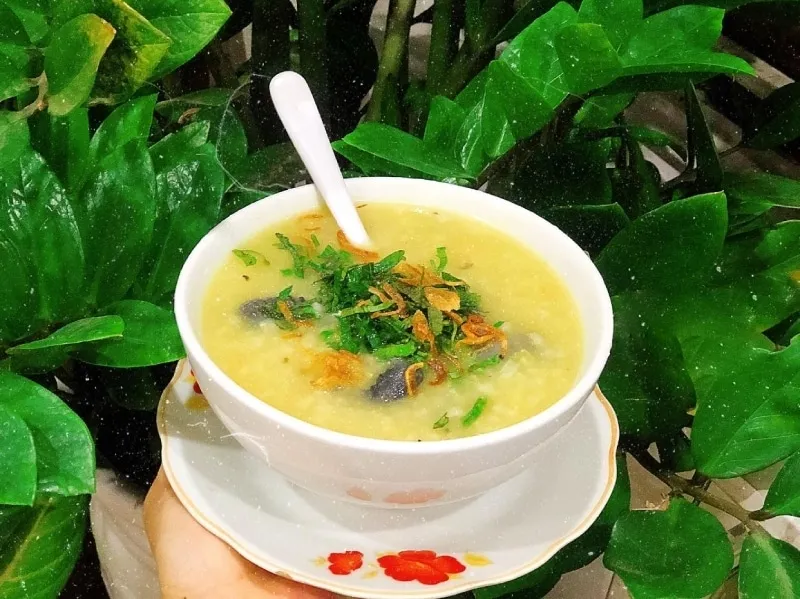 Tô cháo gà ác rau củ hấp dẫn