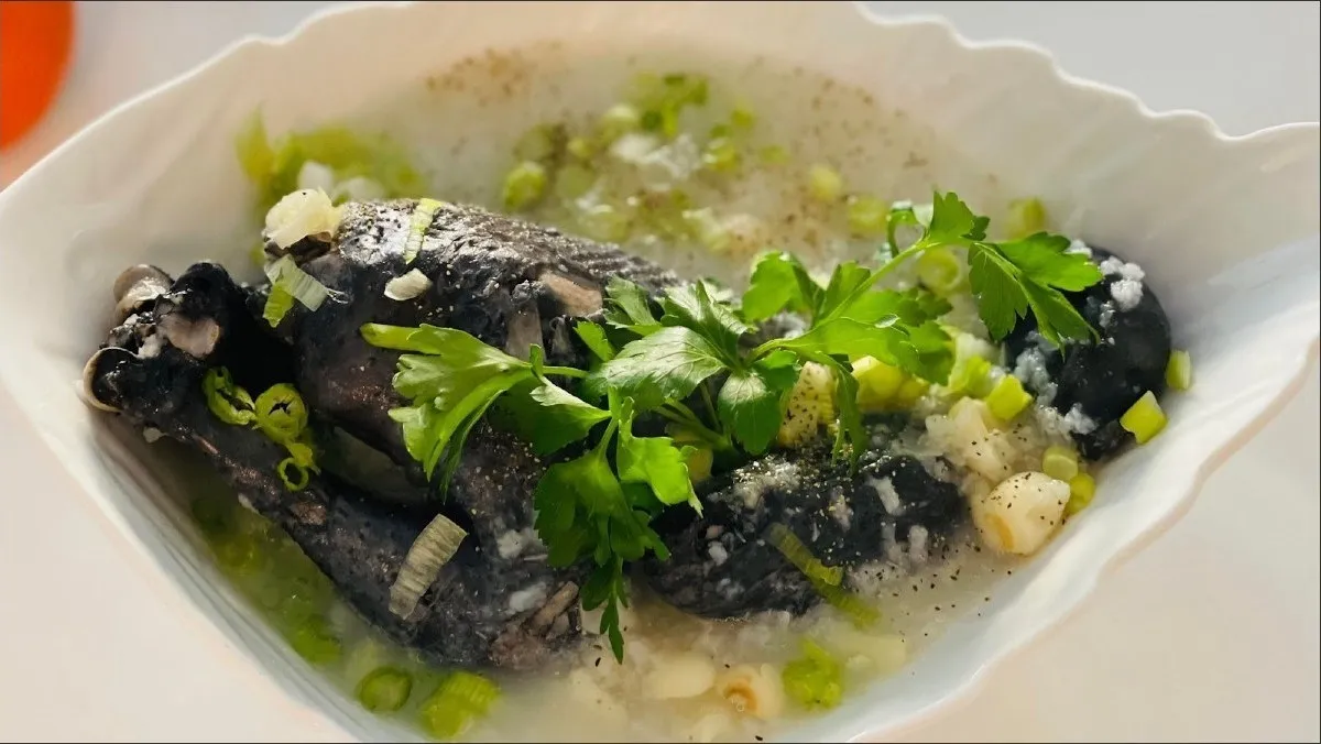 Thành phẩm cháo gà ác hạt sen đậu xanh