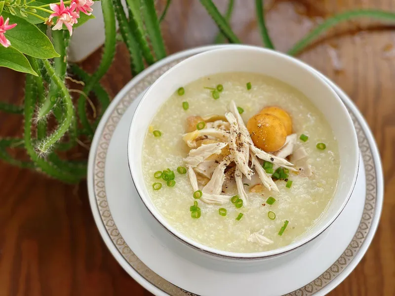 Cháo gà bổ dưỡng, giúp tăng cường sức đề kháng khi cảm cúm