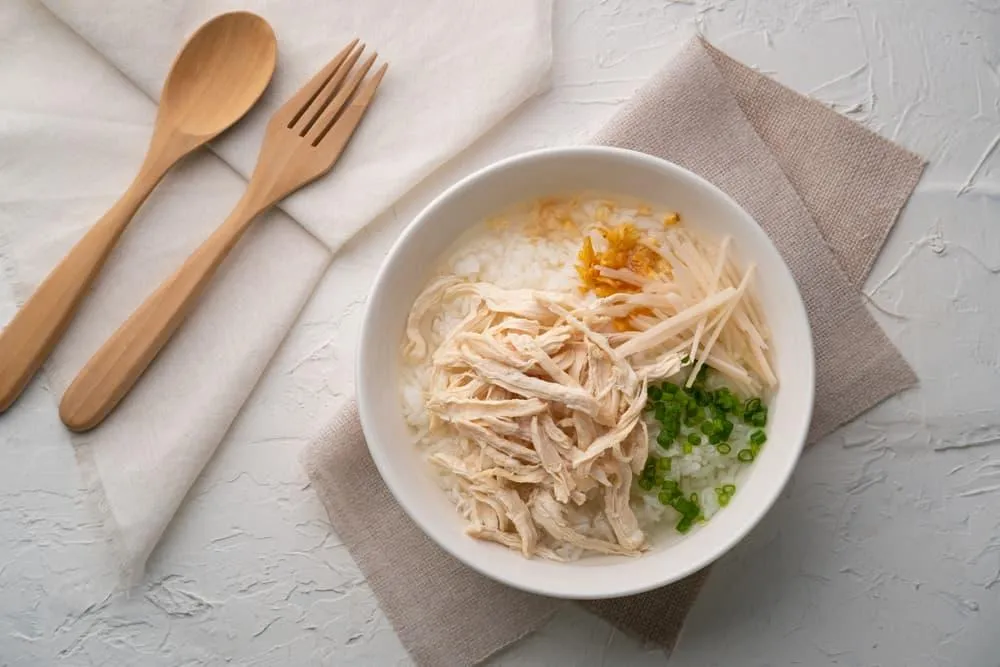 8 cách nấu cháo gà cho bé ăn dặm tăng cân