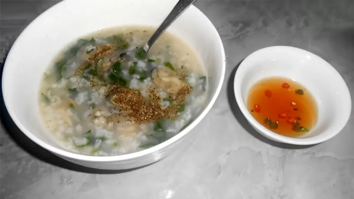 Món cháo hàu tía tô nóng hổi thơm ngon bồi bổ sức khỏe