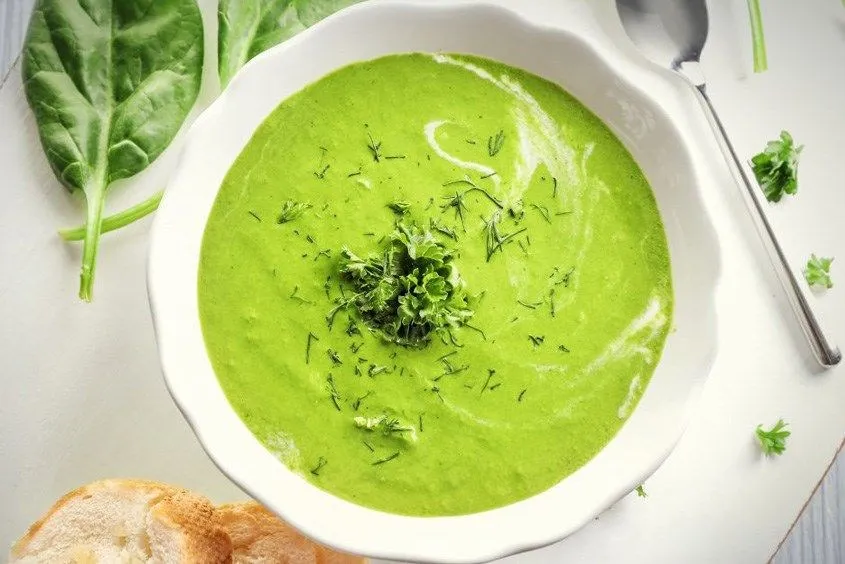 Cháo lươn cho bé và cải bó xôi thơm ngon và bổ dưỡng