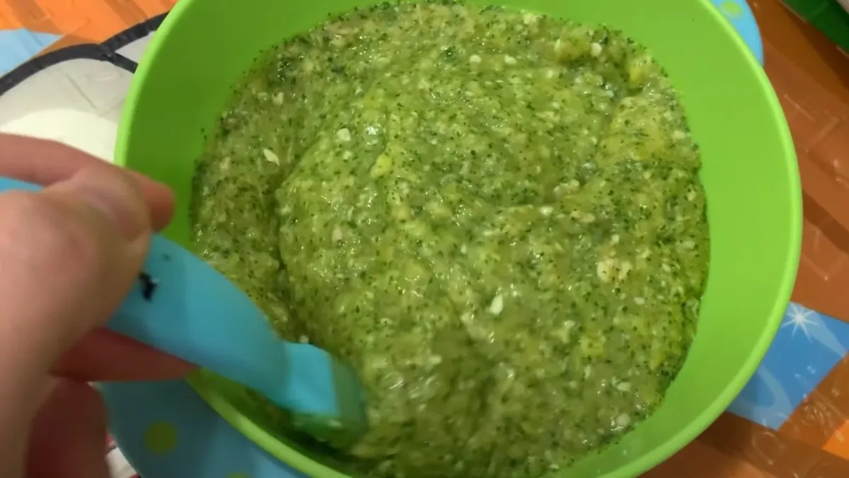 Cháo óc lợn bí đỏ cải bó xôi đầy màu sắc