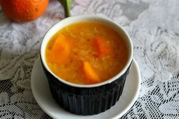 Nguyên liệu nấu chè bí đỏ đậu xanh gồm bí đỏ, đậu xanh, gạo nếp và gia vị