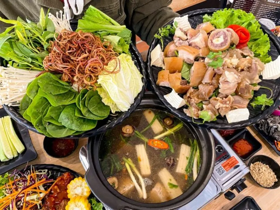 Chế biến lẩu chó rau má thơm ngon