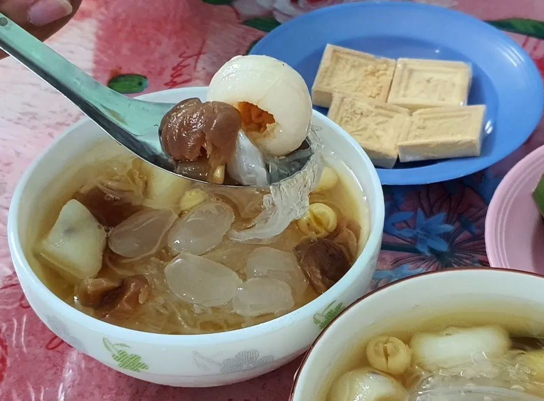 Chè thạch trắng quán Hiển Khánh