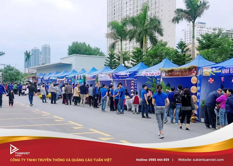 Mẫu gian hàng ẩm thực học sinh mang phong cách chợ quê truyền thống rất được sáng tạo