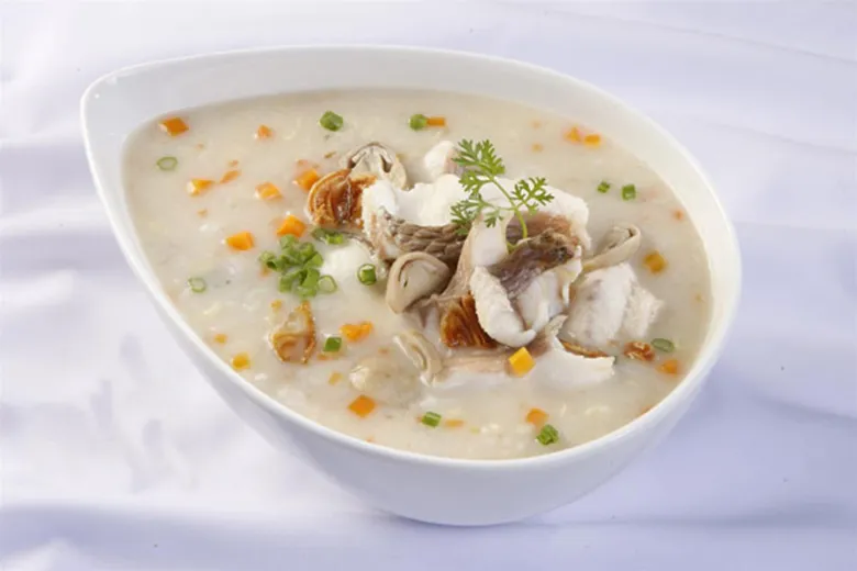 Cách nấu cháo cá thơm ngon cho bé bằng nồi cơm điện không bị tanh