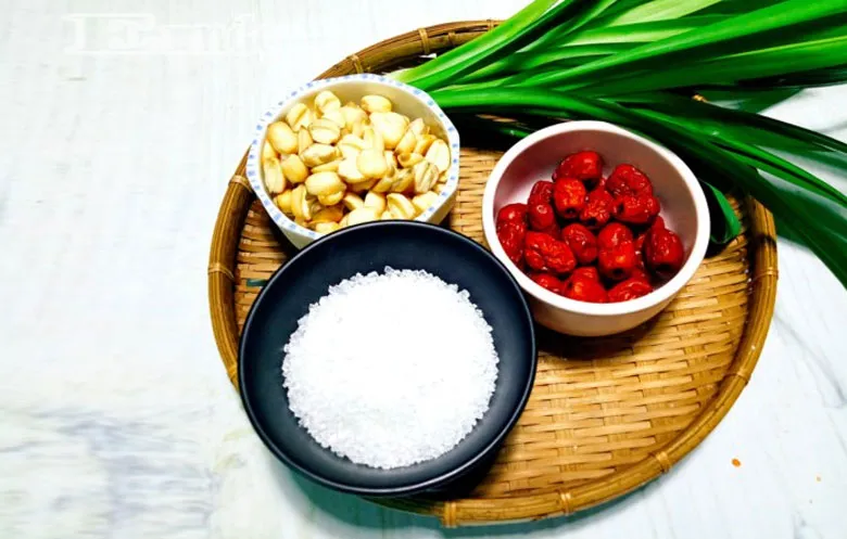 Nguyên liệu nấu chè hạt sen táo đỏ