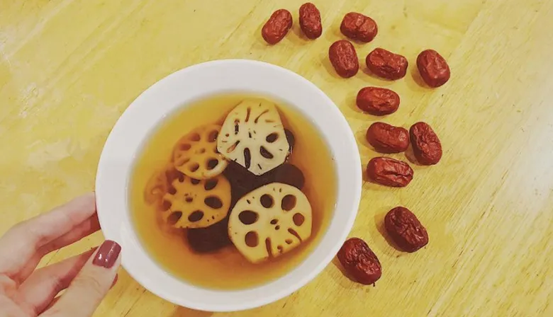 Thành phẩm chè táo đỏ củ sen