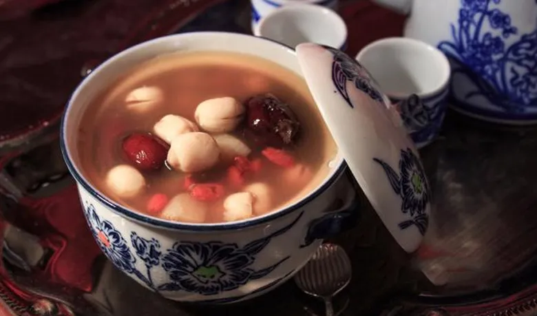 Thành phẩm chè táo đỏ củ năng hạt sen