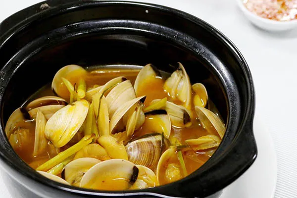 Có thể dùng gói lẩu Thái để chế biến món nghêu hấp sả thái