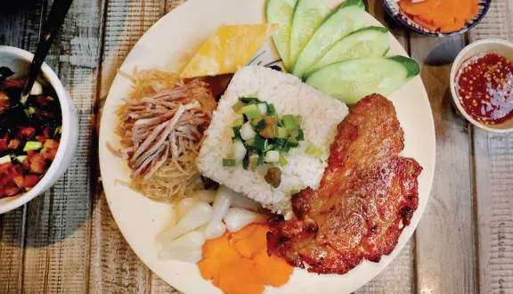 Cơm tấm Sài Gòn - món ăn sáng quốc dân đầy năng lượng