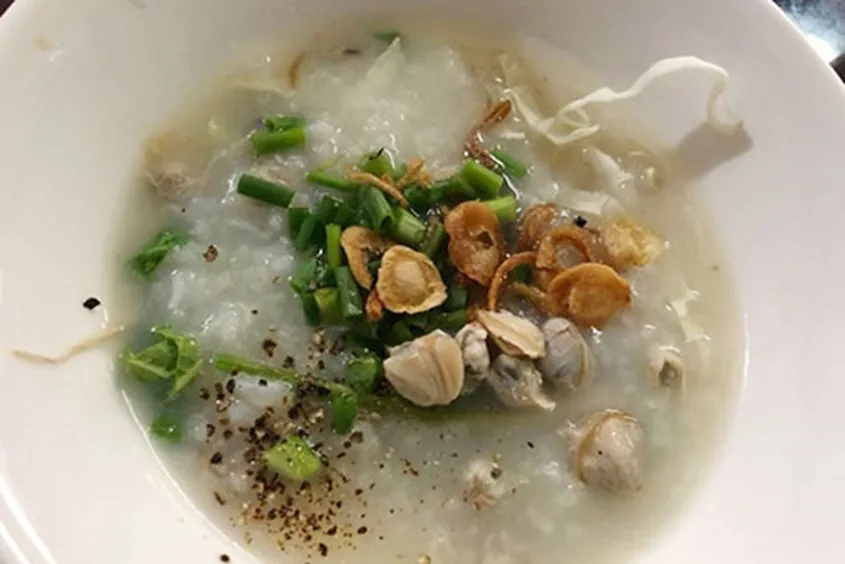 Cháo hến thịt bò giàu sắt, protein giúp bé phát triển toàn diện