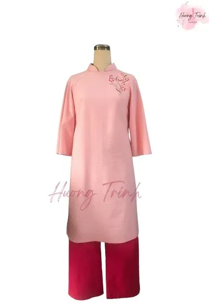 Mẫu áo dài suông hoàn thiện từ vải linen thoáng mát