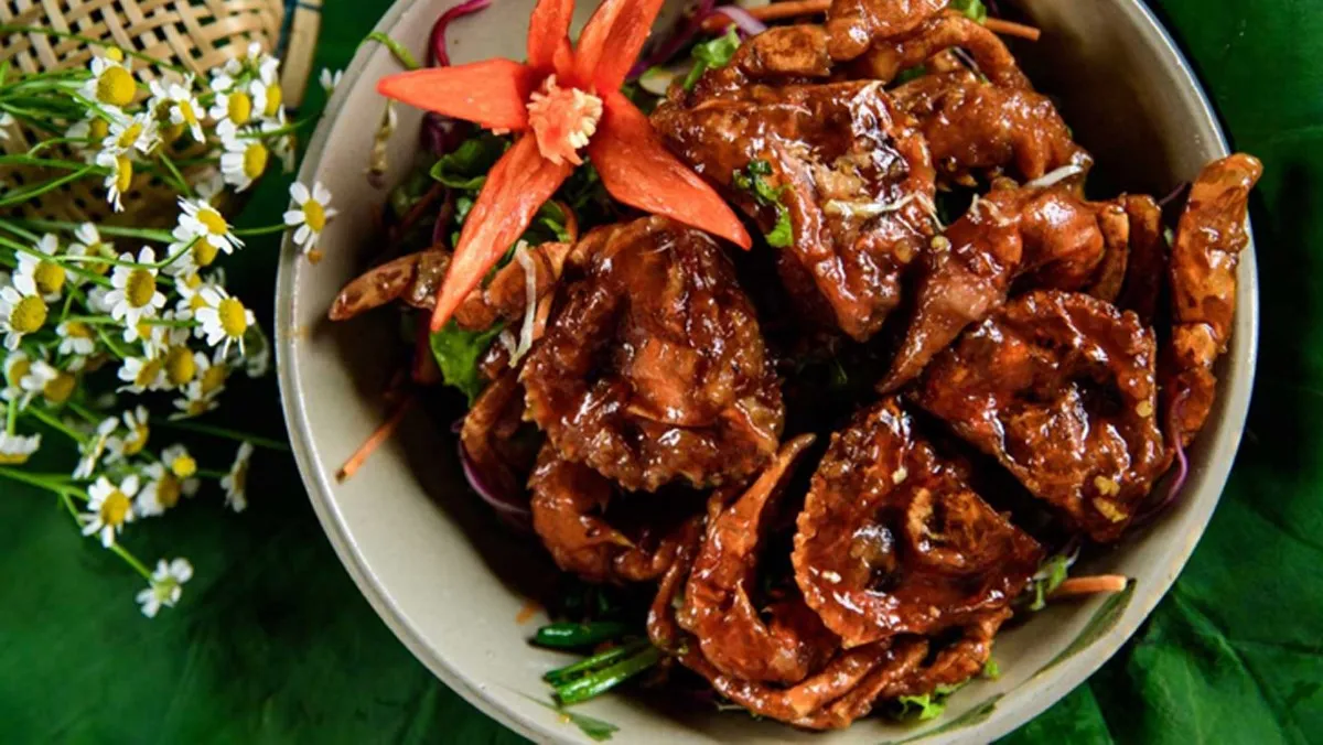 Cua lột chiên sốt me