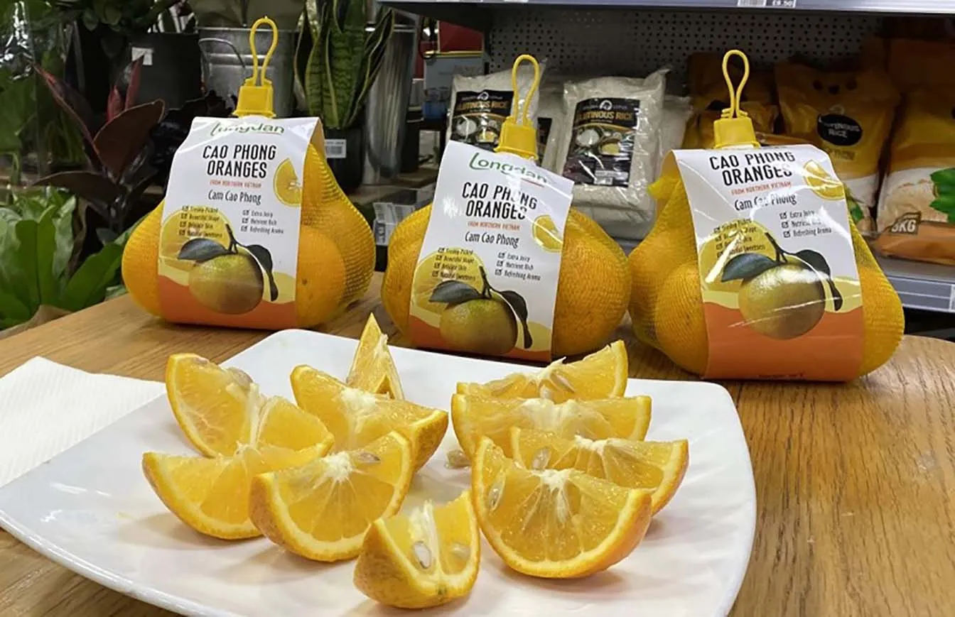 Cam Cao Phong với múi cam vàng đậm tự nhiên