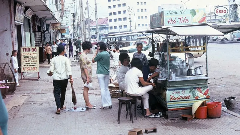 Giải khát lành mạnh hơn với những hàng sinh tố trái cây.