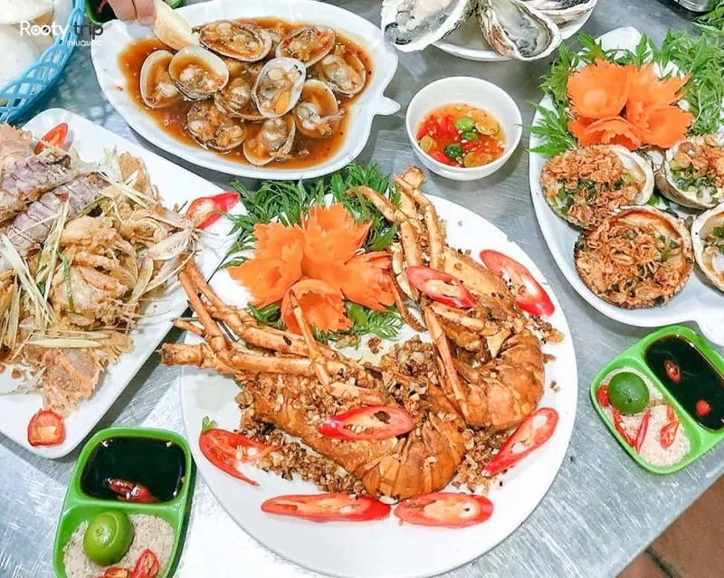 Hải sản đa dạng tại Sơn Hải Quán